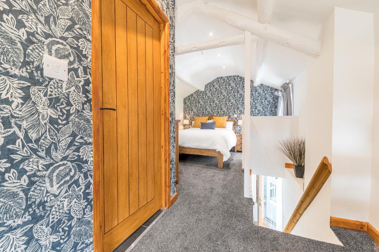 The Black Dog Apartment Dalton in Furness Eksteriør bilde